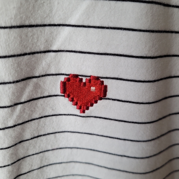 Stripe teeshirt with pixel heart embroidery - Picture 9 of 9